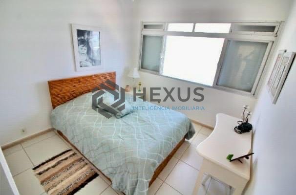 Foto 9 de Apartamento frente mar reformado com varanda vista mar na Praia das Pitangueiras, Guaruja