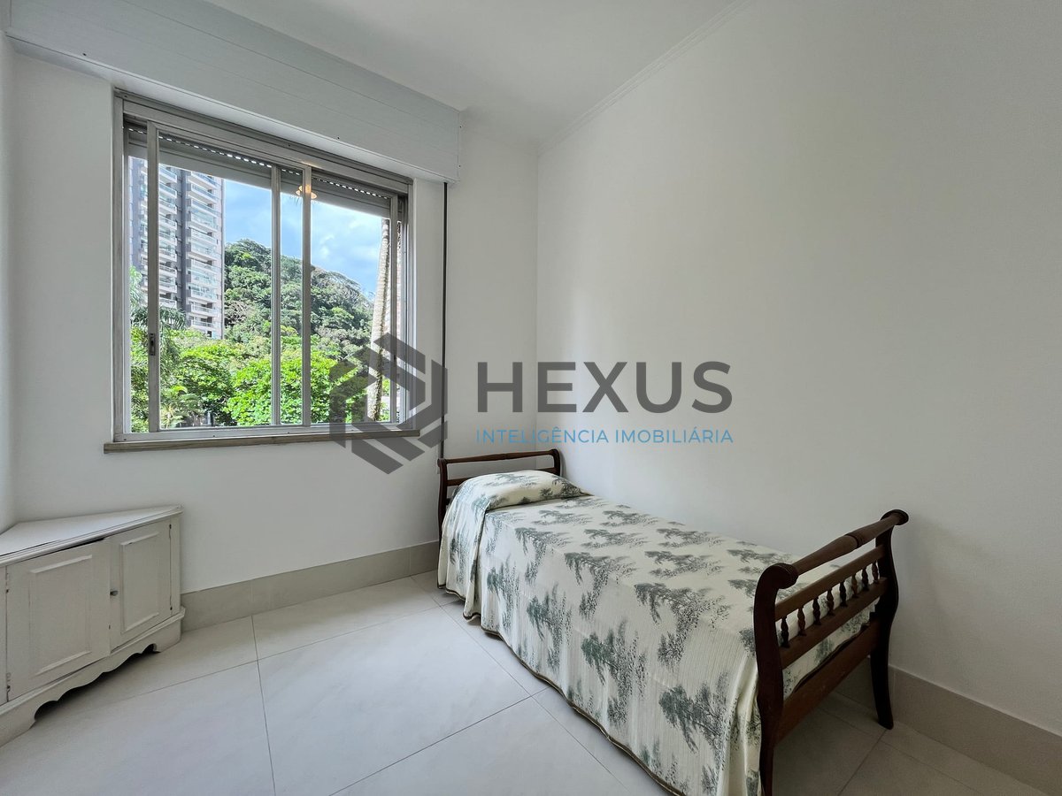 Foto 39 de Apartamento frente mar com varanda na Praia das Pitangueiras, Guaruja