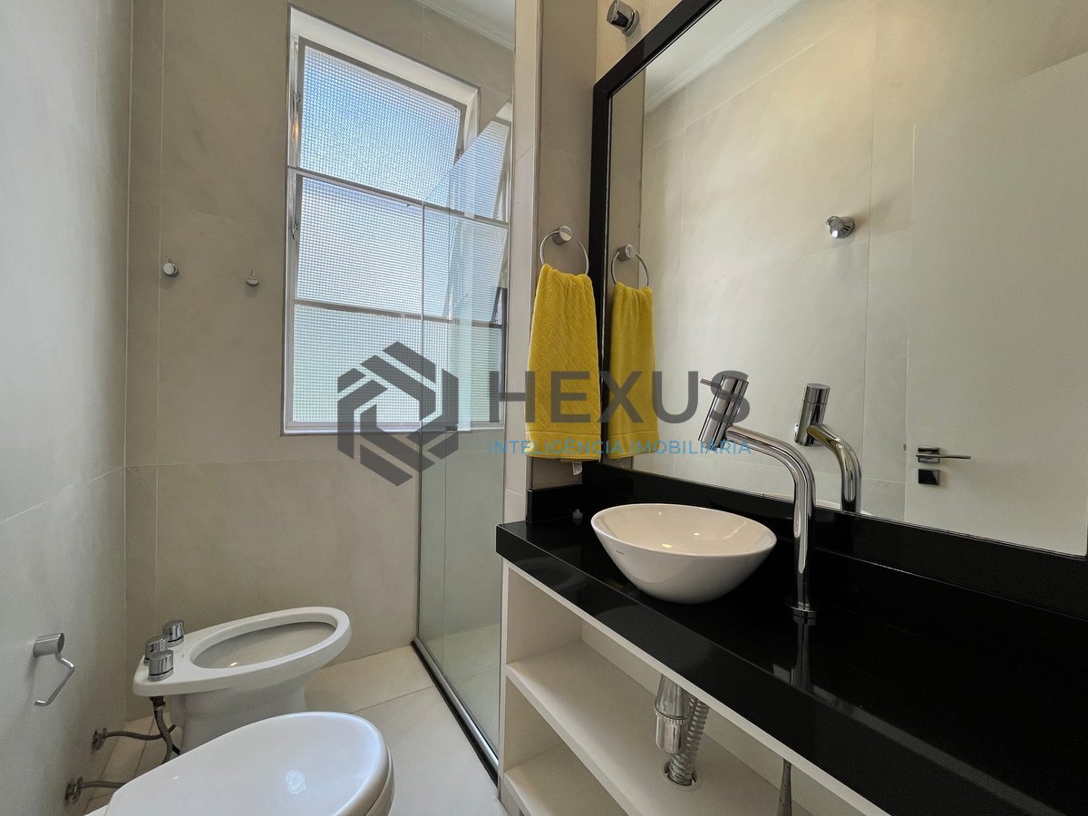 Foto 41 de Apartamento frente mar com varanda na Praia das Pitangueiras, Guaruja