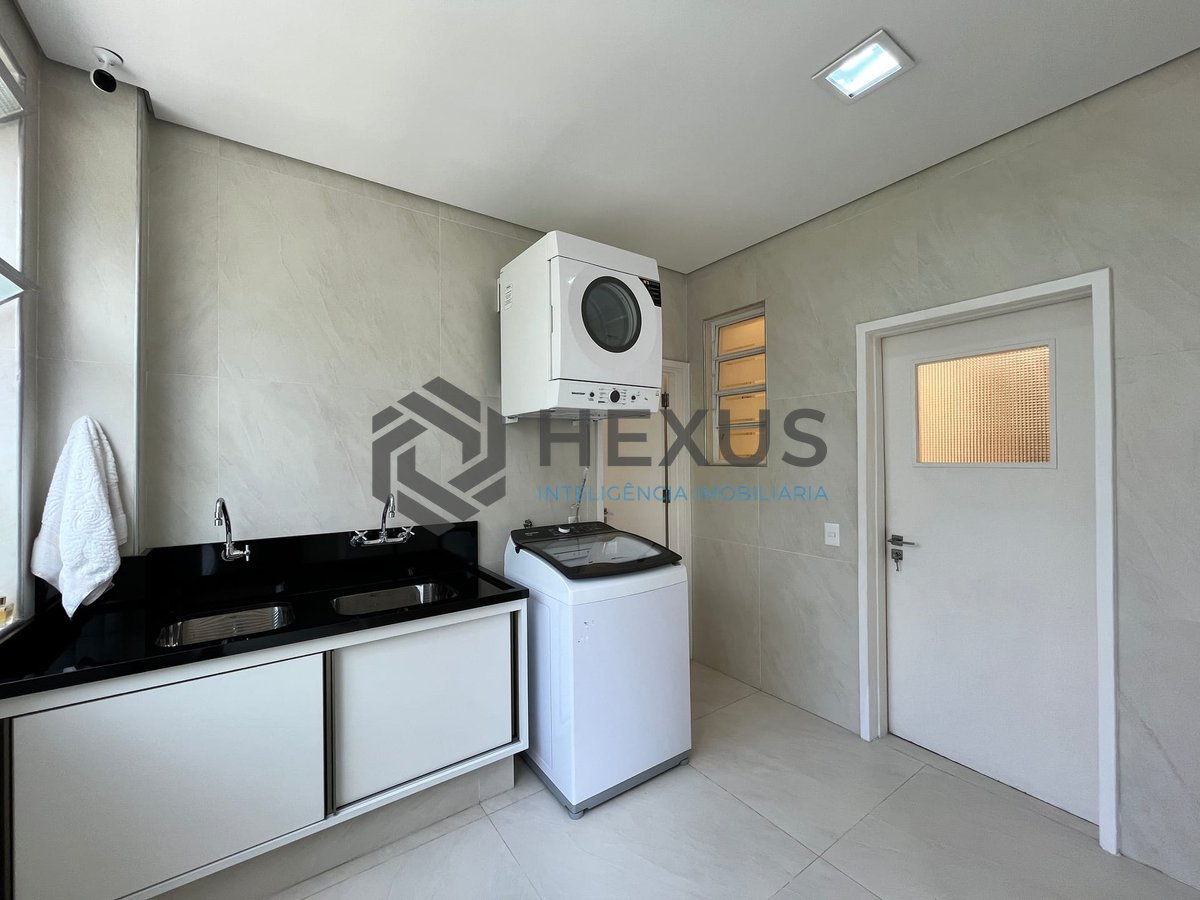 Foto 42 de Apartamento frente mar com varanda na Praia das Pitangueiras, Guaruja