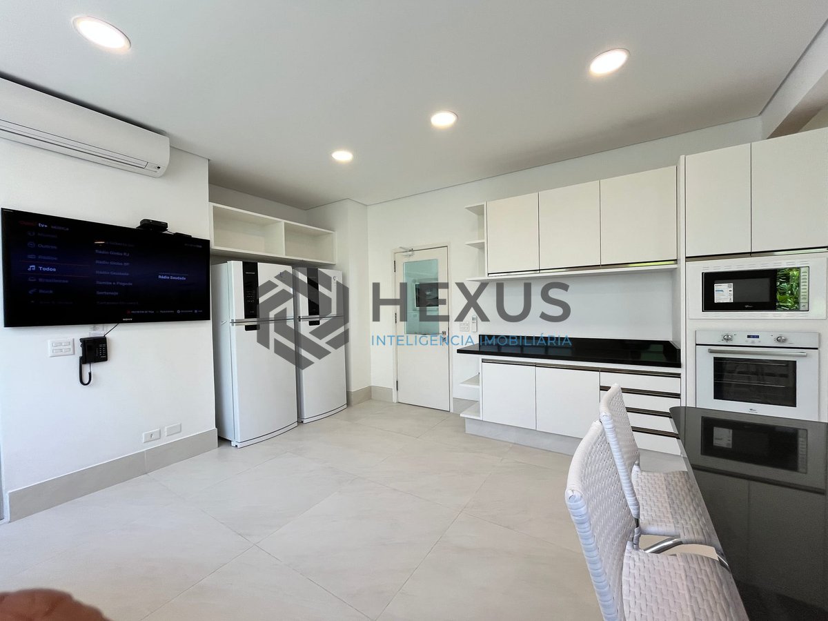 Foto 48 de Apartamento frente mar com varanda na Praia das Pitangueiras, Guaruja