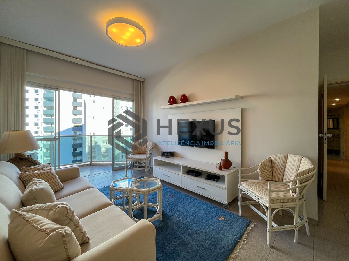 Foto 2 de Apartamento com varanda vista mar e lazer na Praia das Pitangueiras, Guaruja