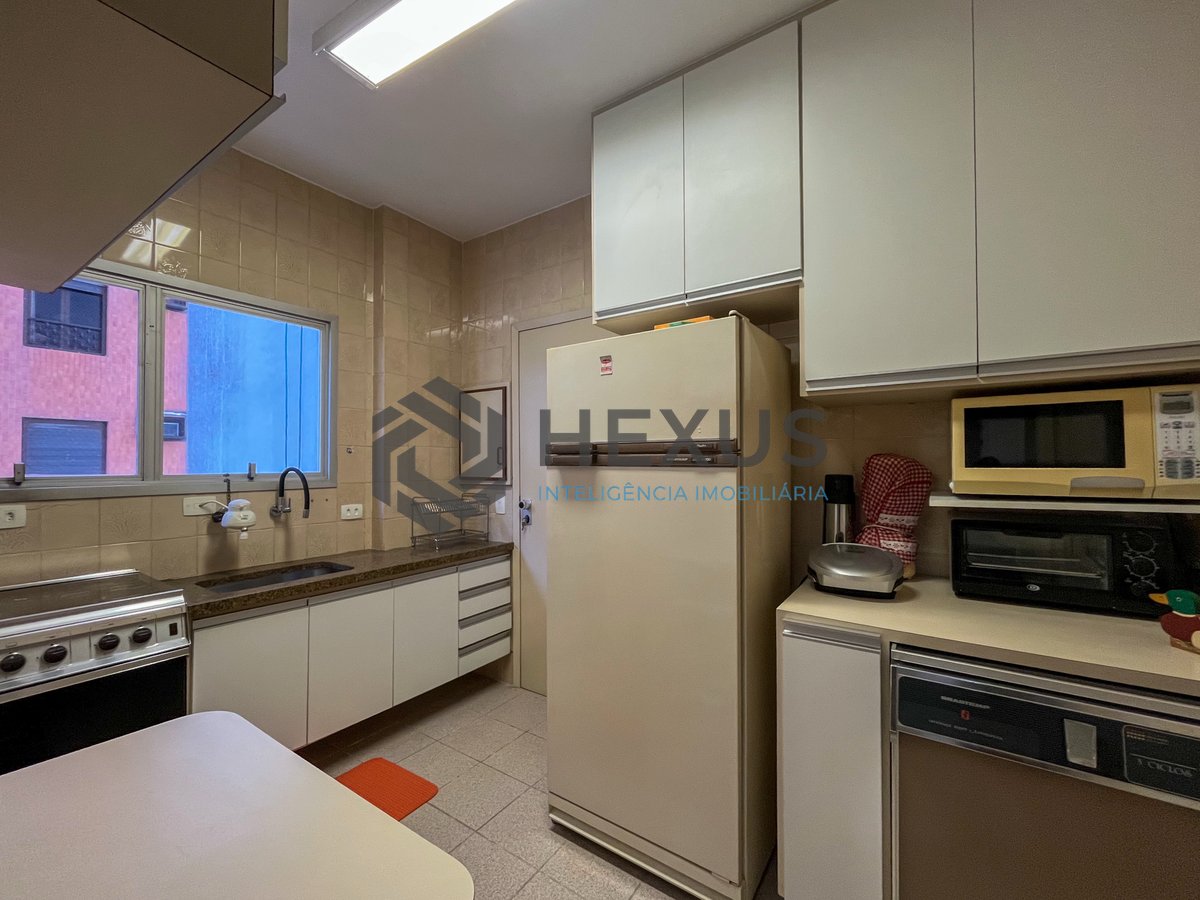Foto 19 de Apartamento com varanda vista mar e lazer na Praia das Pitangueiras, Guaruja