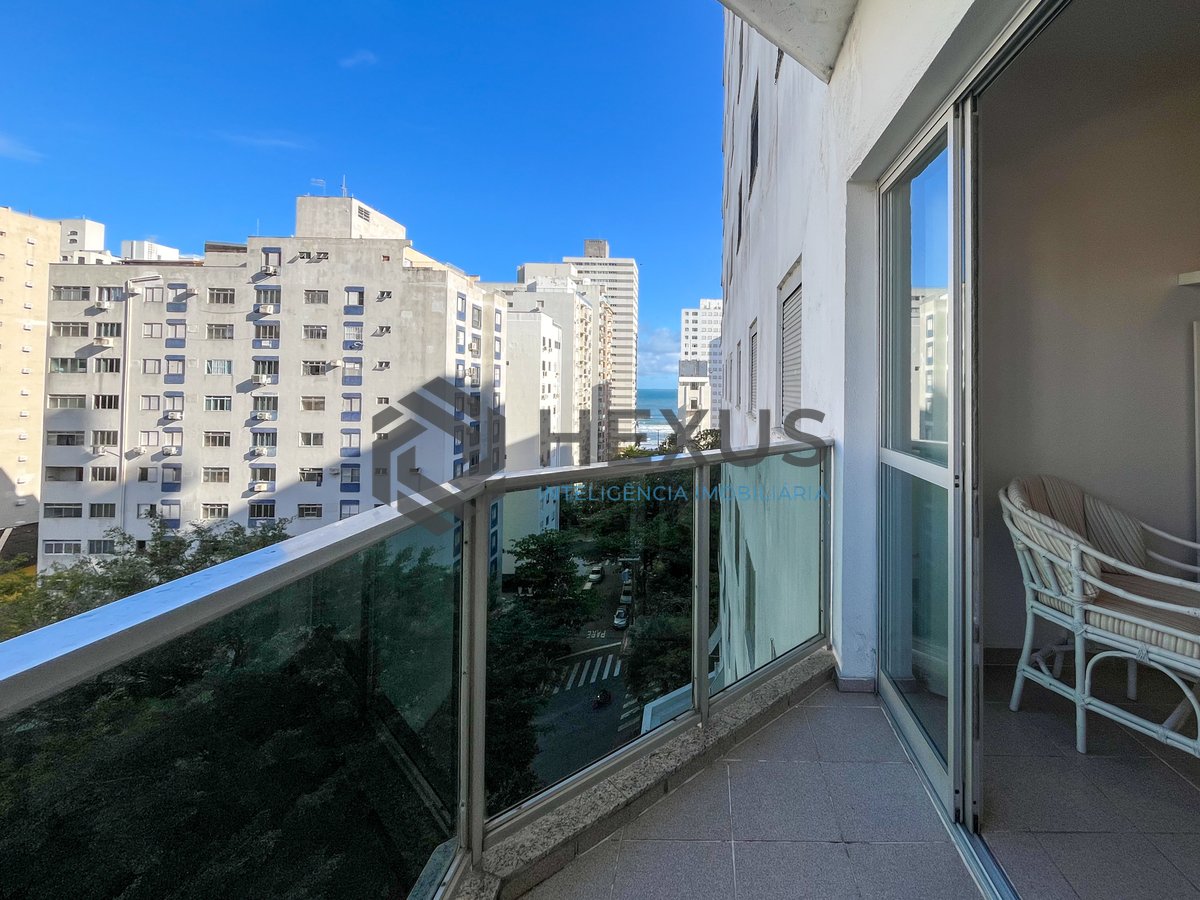 Foto 4 de Apartamento com varanda vista mar e lazer na Praia das Pitangueiras, Guaruja