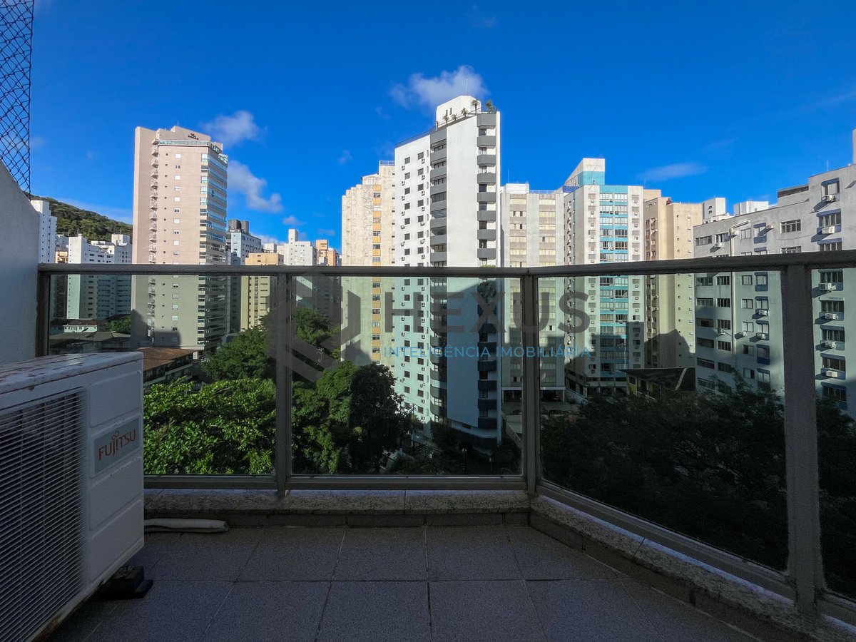 Foto 7 de Apartamento com varanda vista mar e lazer na Praia das Pitangueiras, Guaruja