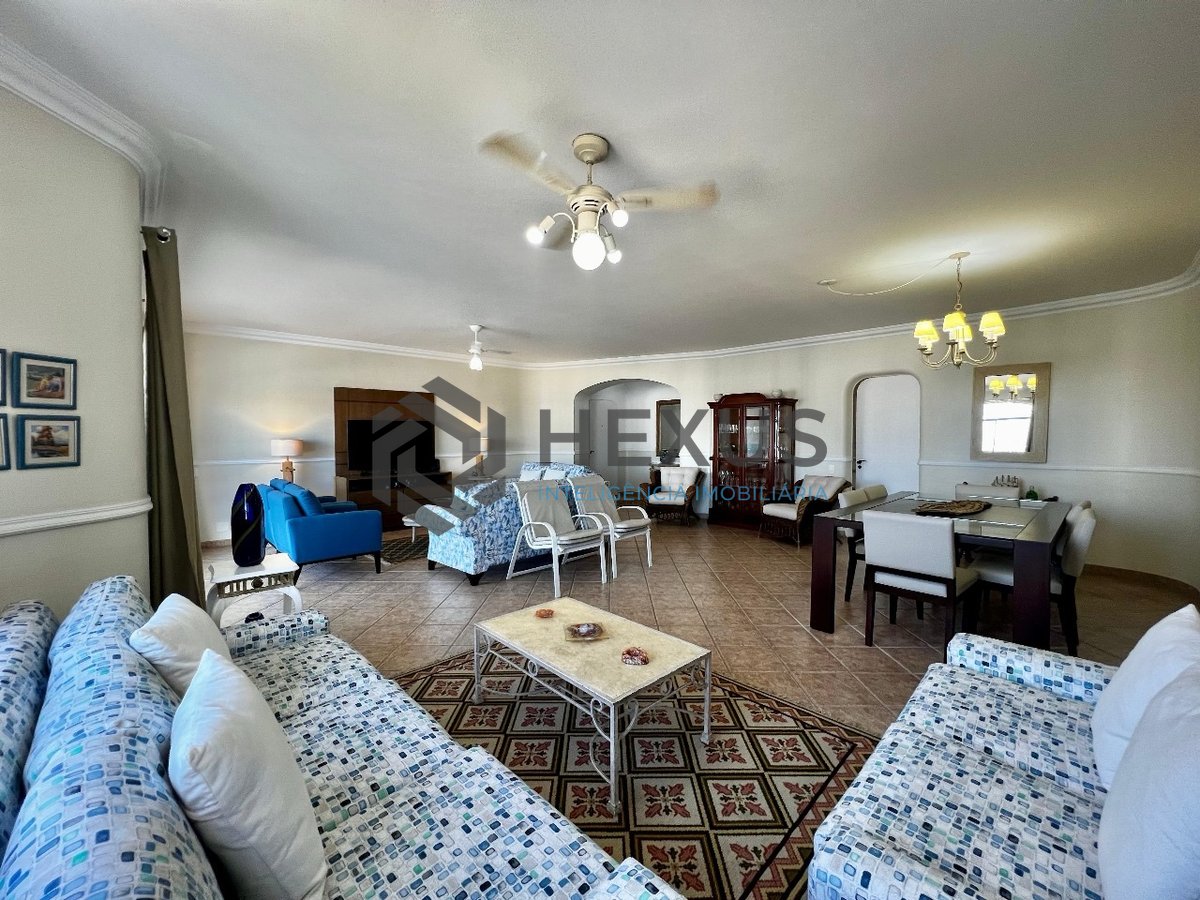 Foto 5 de Apartamento frente mar com varanda e vista mar na Praia das Pitangueiras, Guaruja