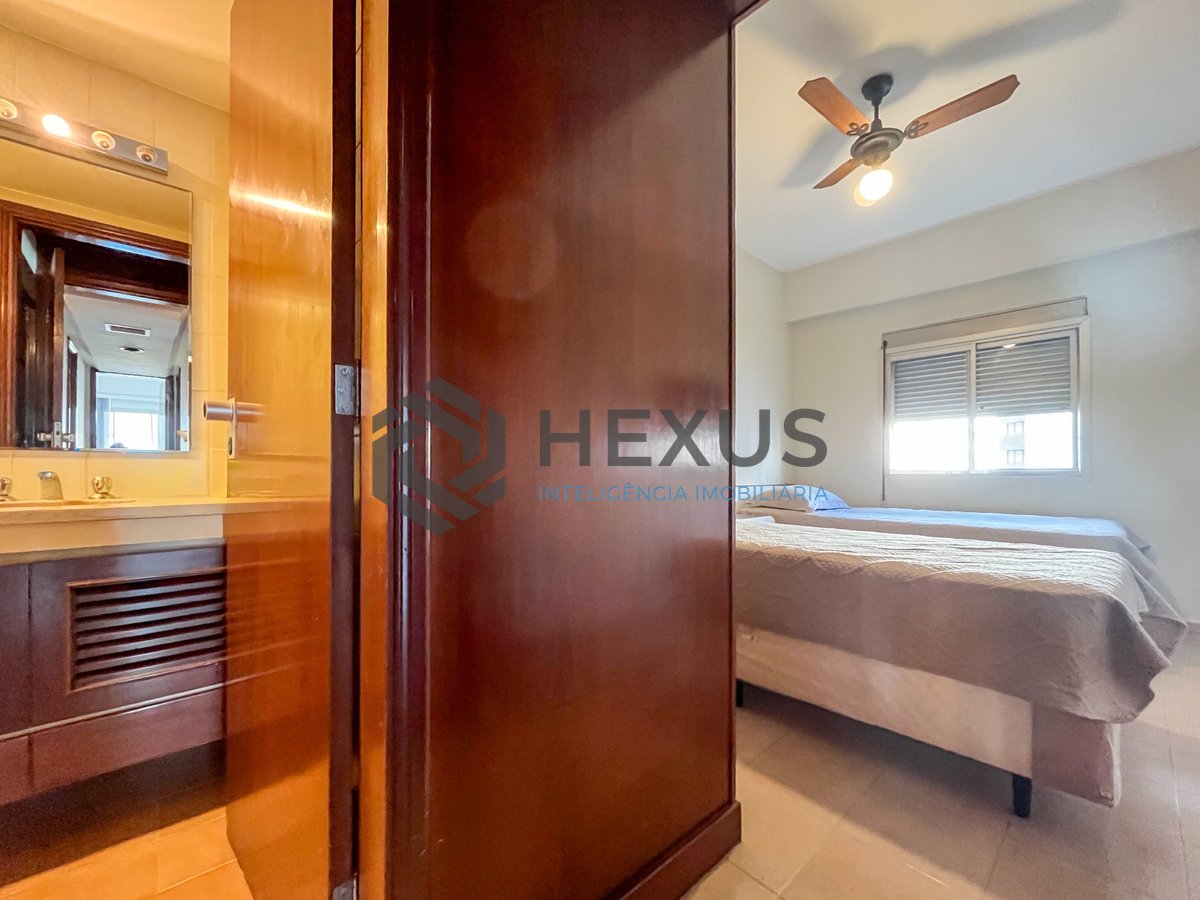 Foto 14 de Apartamento com varanda, lazer e vista mar na Praia das Pitangueiras, Guaruja