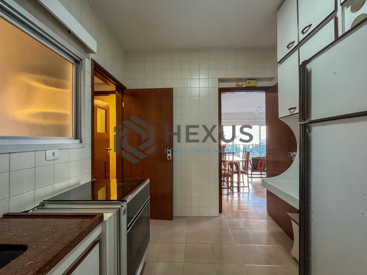 Foto 19 de Apartamento com varanda, lazer e vista mar na Praia das Pitangueiras, Guaruja