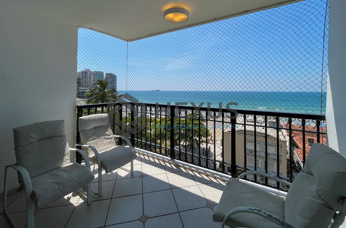 Foto 12 de Apartamento frente mar com varanda na Praia das Pitangueiras, Guaruja
