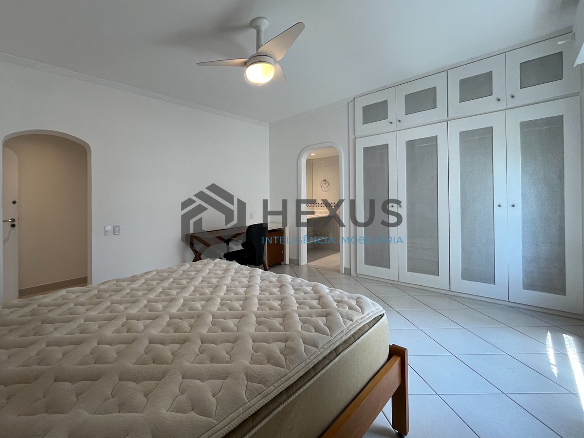 Foto 36 de Apartamento frente mar com varanda na Praia das Pitangueiras, Guaruja