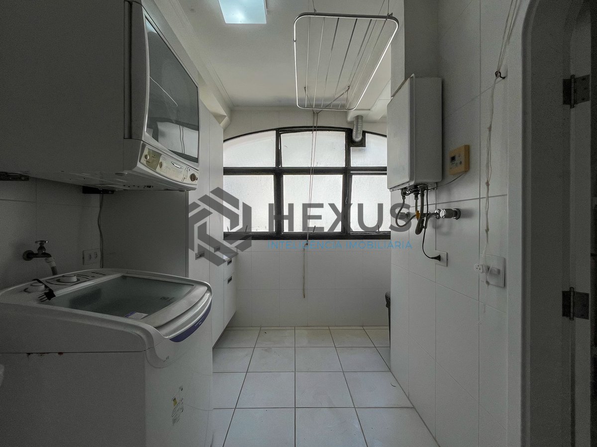 Foto 43 de Apartamento frente mar com varanda na Praia das Pitangueiras, Guaruja