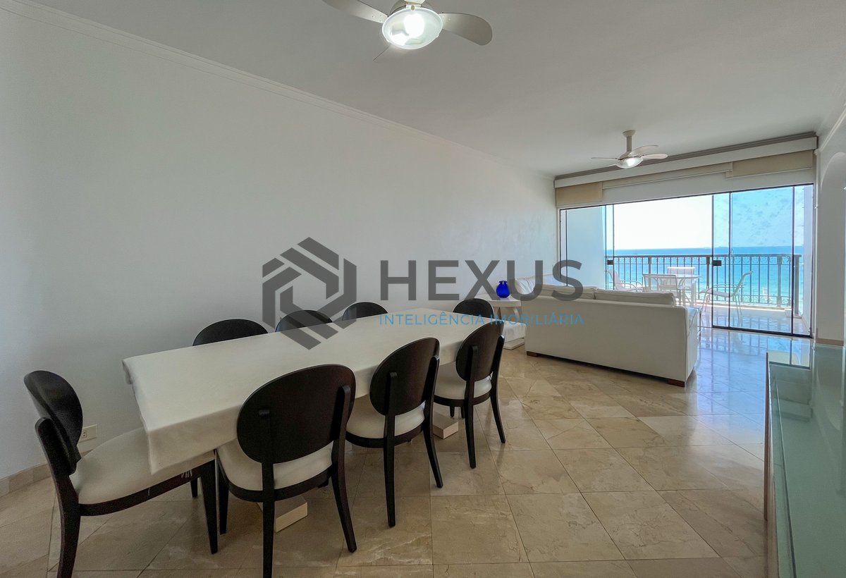 Foto 2 de Apartamento frente mar com varanda na Praia das Pitangueiras, Guaruja