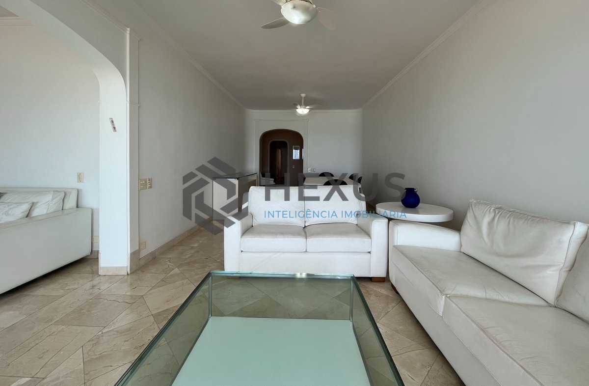 Foto 11 de Apartamento frente mar com varanda na Praia das Pitangueiras, Guaruja