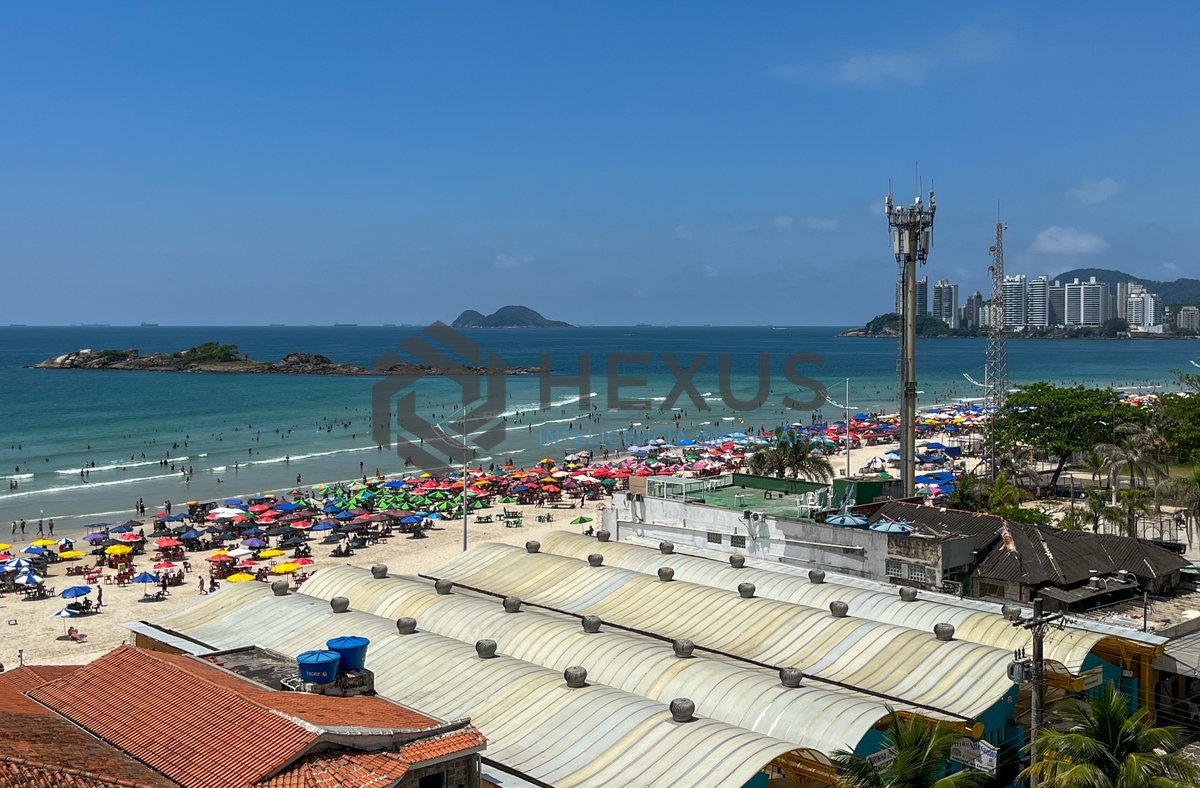 Foto 18 de Apartamento frente mar com varanda na Praia das Pitangueiras, Guaruja