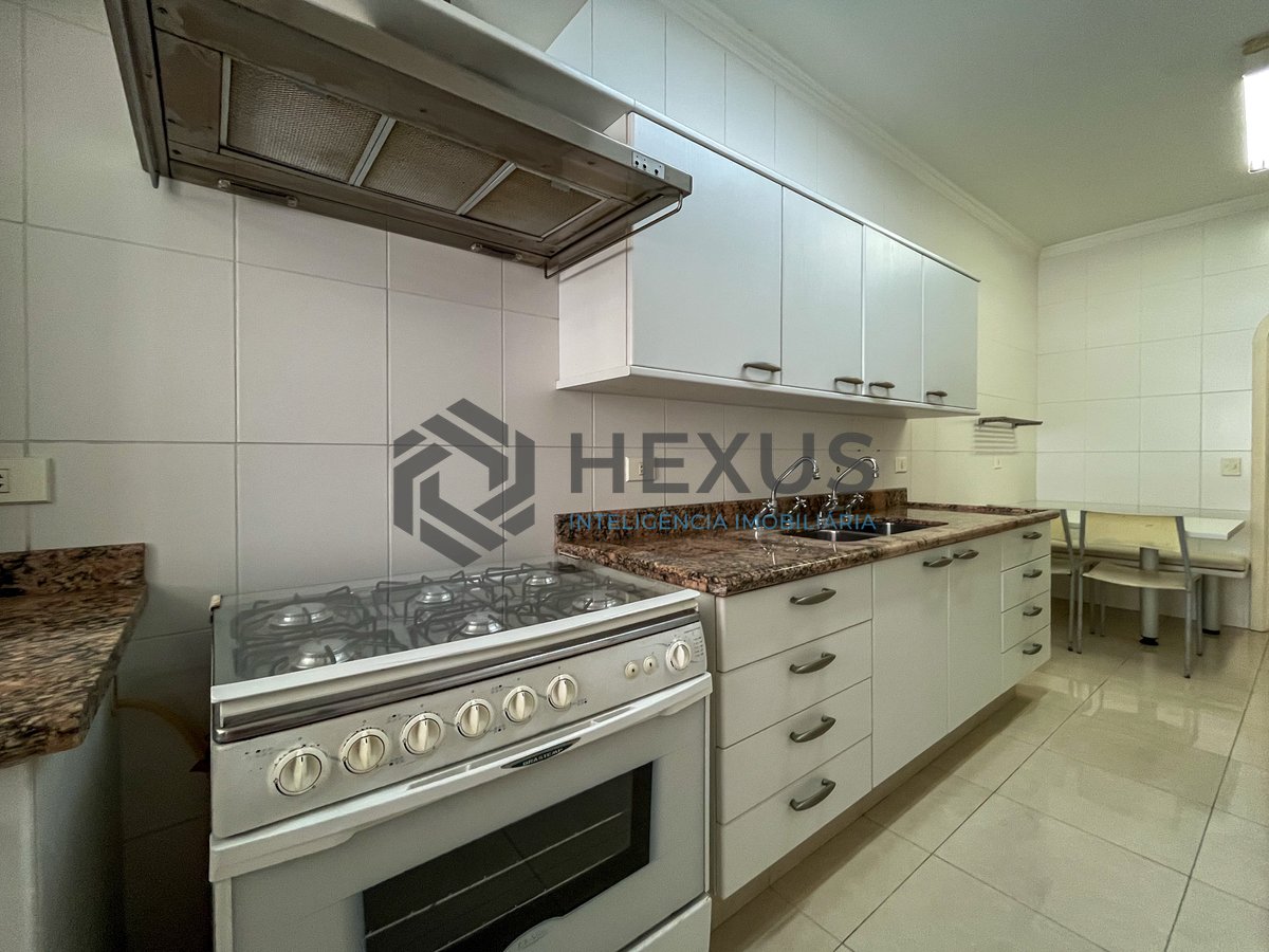 Foto 40 de Apartamento frente mar com varanda na Praia das Pitangueiras, Guaruja