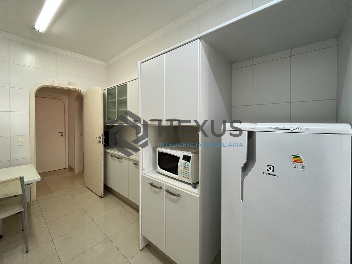 Foto 41 de Apartamento frente mar com varanda na Praia das Pitangueiras, Guaruja