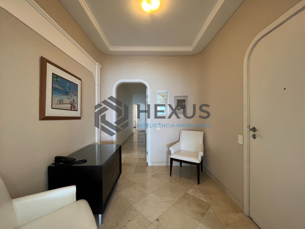 Foto 6 de Apartamento frente mar com varanda na Praia das Pitangueiras, Guaruja