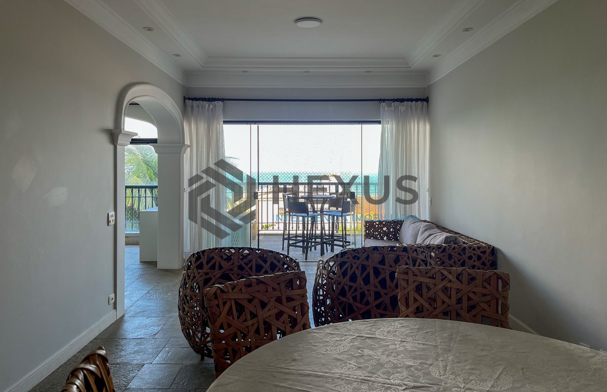 Foto 4 de Apartamento frente mar com varanda na Praia das Pitangueiras, Guaruja