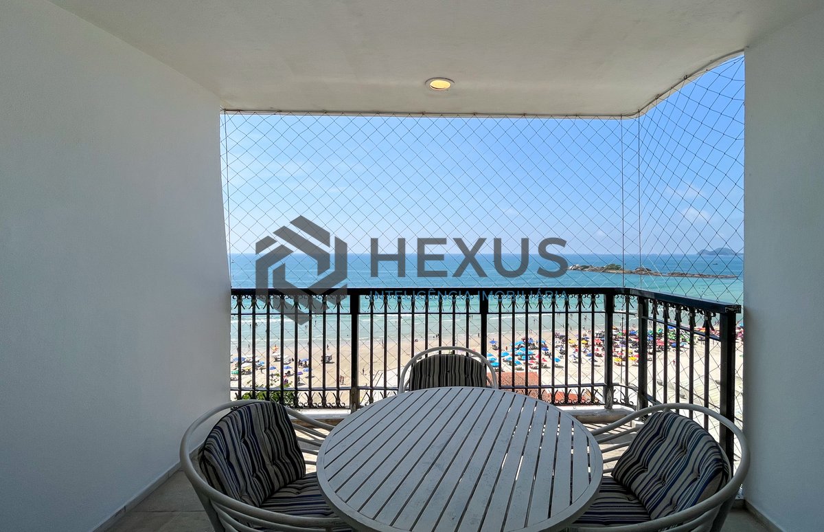 Foto 13 de Apartamento frente mar com varanda na Praia das Pitangueiras, Guaruja
