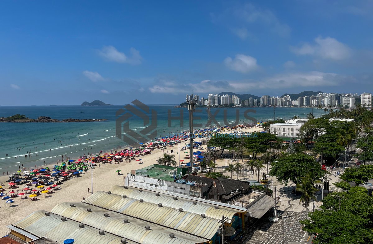 Foto 17 de Apartamento frente mar com varanda na Praia das Pitangueiras, Guaruja