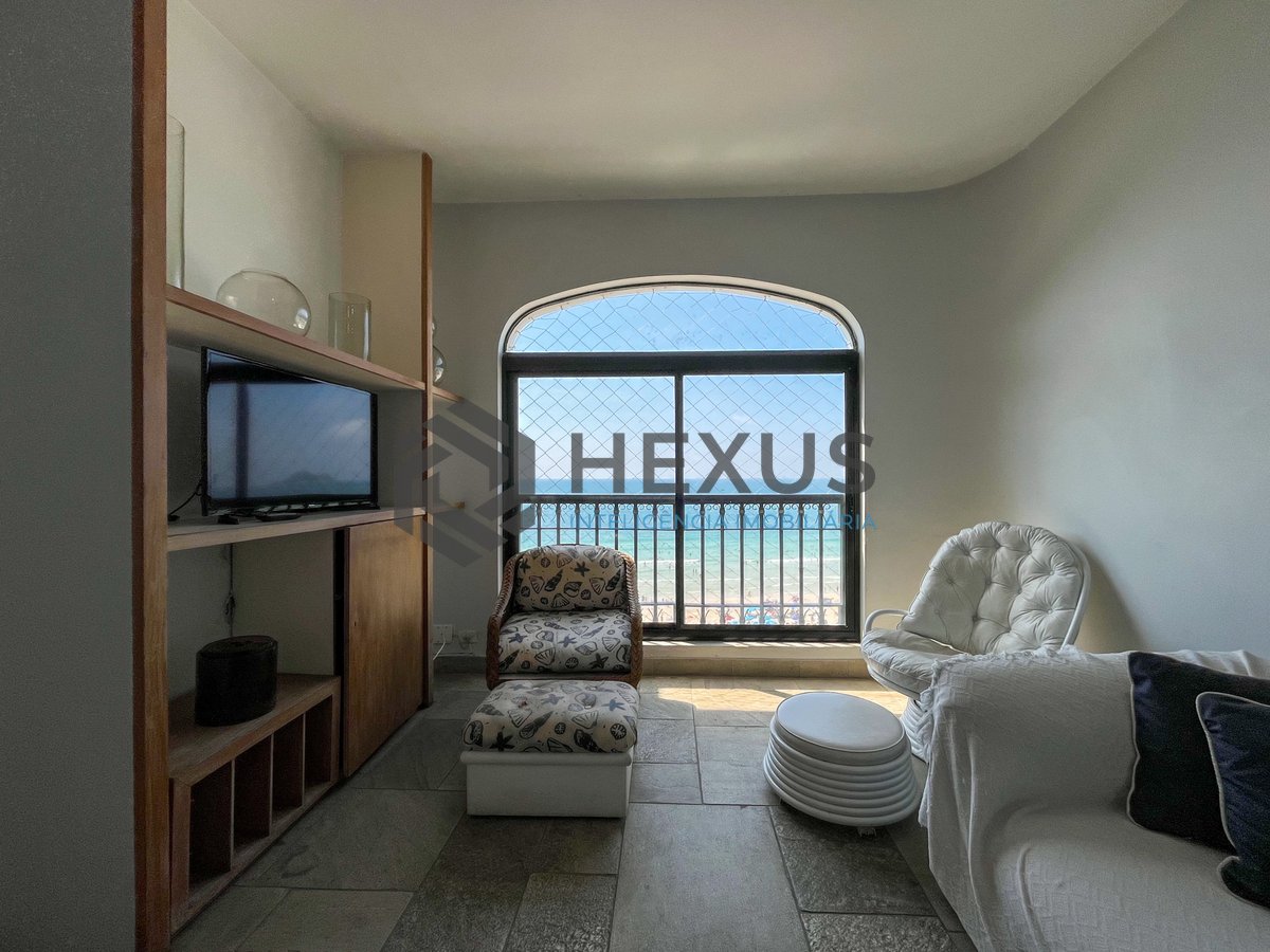 Foto 4 de Apartamento frente mar com varanda na Praia das Pitangueiras, Guaruja