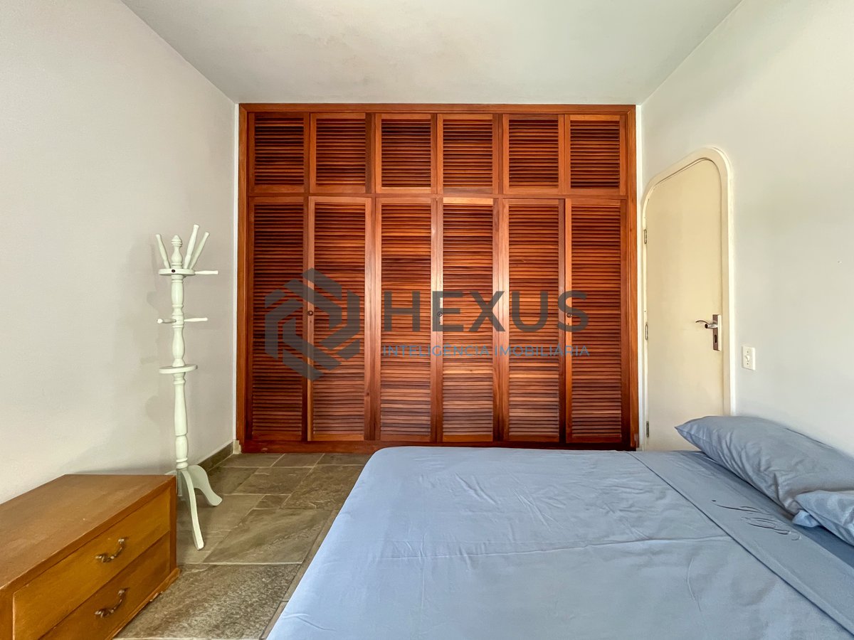 Foto 34 de Apartamento frente mar com varanda na Praia das Pitangueiras, Guaruja