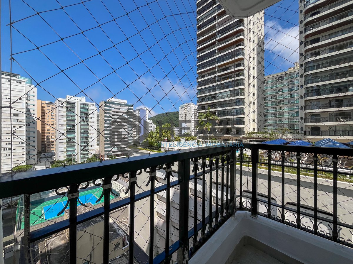 Foto 35 de Apartamento frente mar com varanda na Praia das Pitangueiras, Guaruja