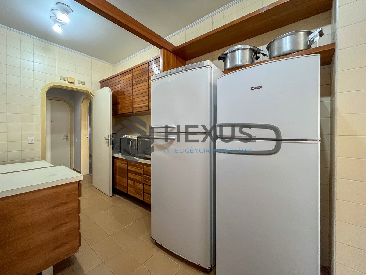 Foto 40 de Apartamento frente mar com varanda na Praia das Pitangueiras, Guaruja