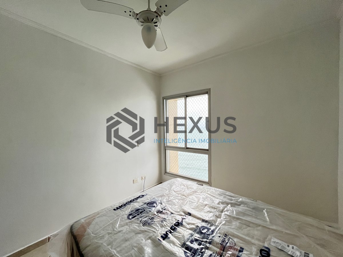 Foto 9 de Apartamento frente mar reformado com varanda na Praia das Pitangueiras, Guaruja