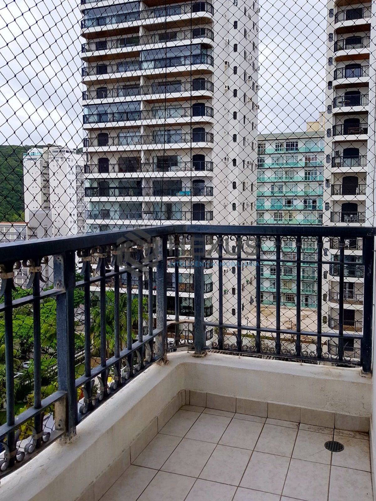 Foto 22 de Apartamento frente mar com varanda na Praia das Pitangueiras, Guaruja