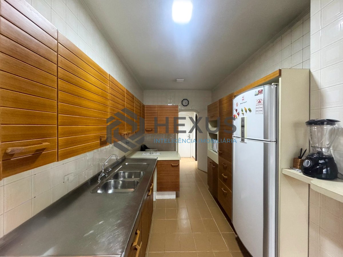Foto 29 de Apartamento frente mar com varanda na Praia das Pitangueiras, Guaruja