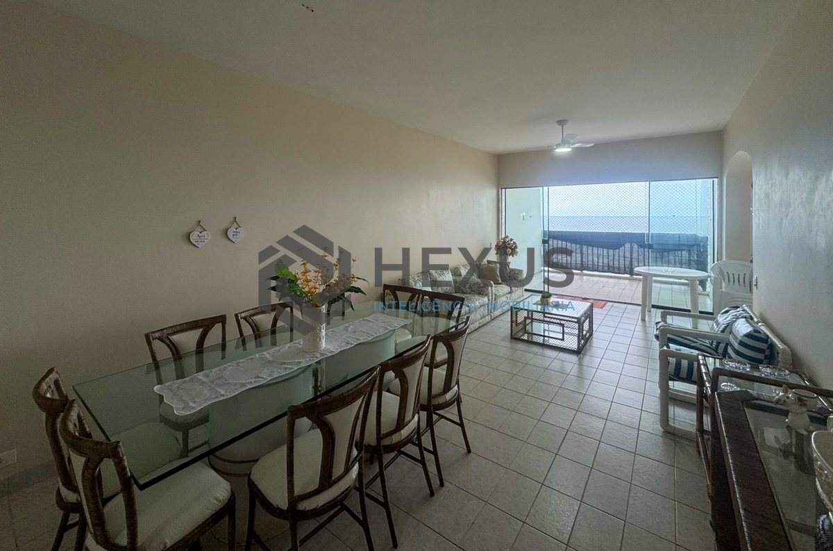 Foto 4 de Apartamento frente mar com varanda na Praia das Pitangueiras, Guaruja