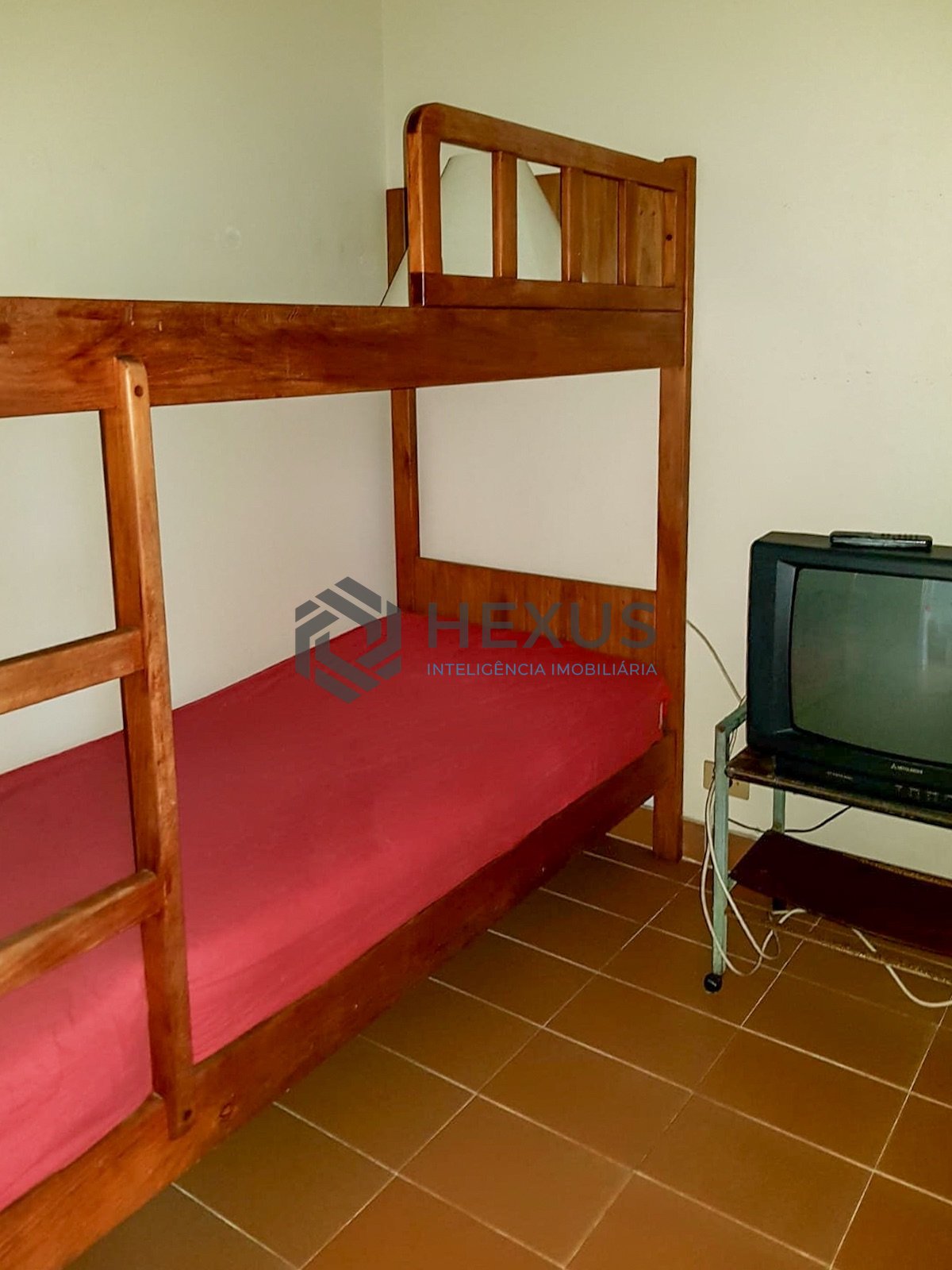 Foto 32 de Apartamento frente mar com varanda na Praia das Pitangueiras, Guaruja