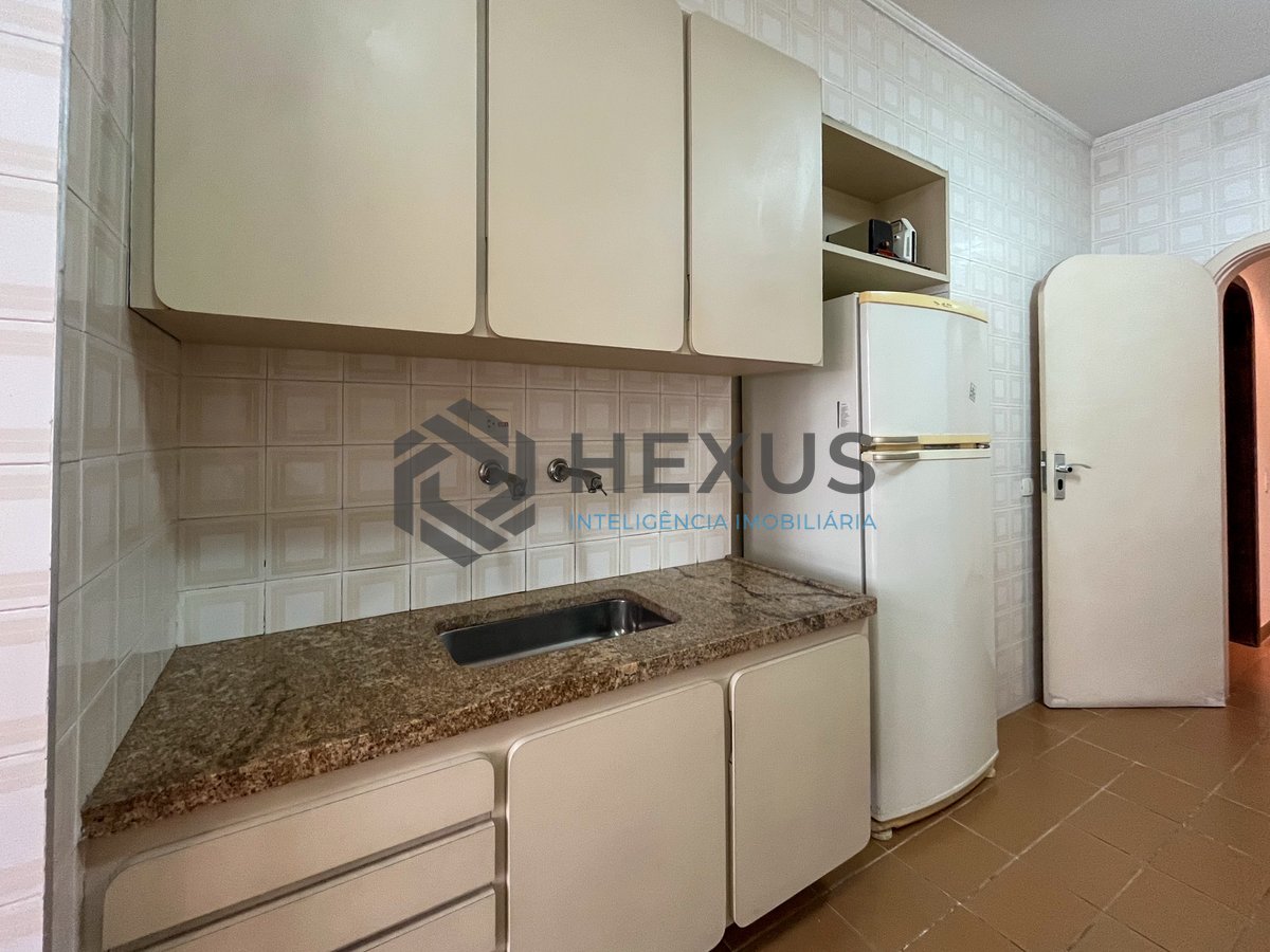 Foto 33 de Apartamento frente mar com varanda na Praia das Pitangueiras, Guaruja