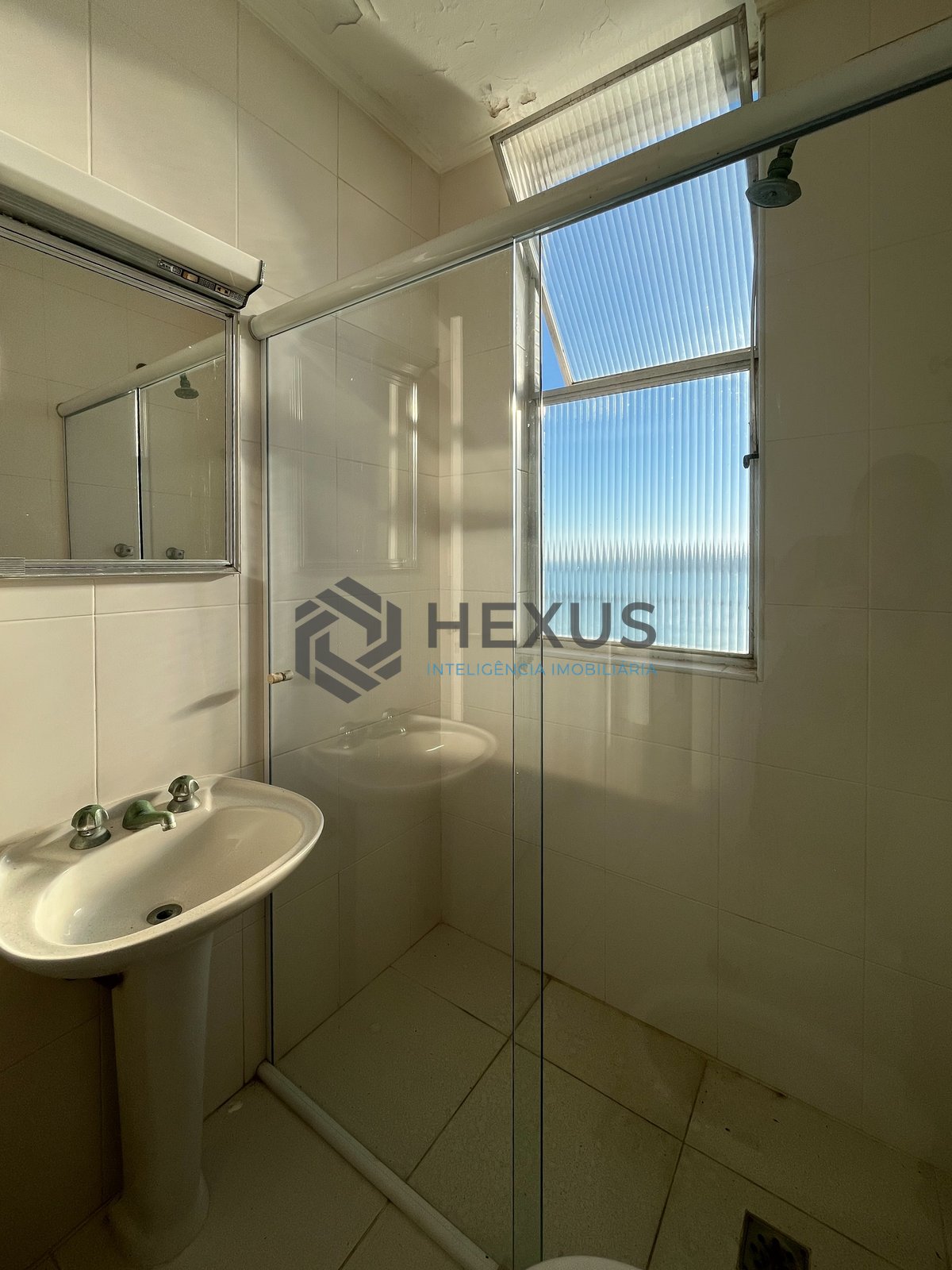 Foto 20 de Apartamento frente mar com vista oceânica na Praia das Pitangueiras, Guaruja