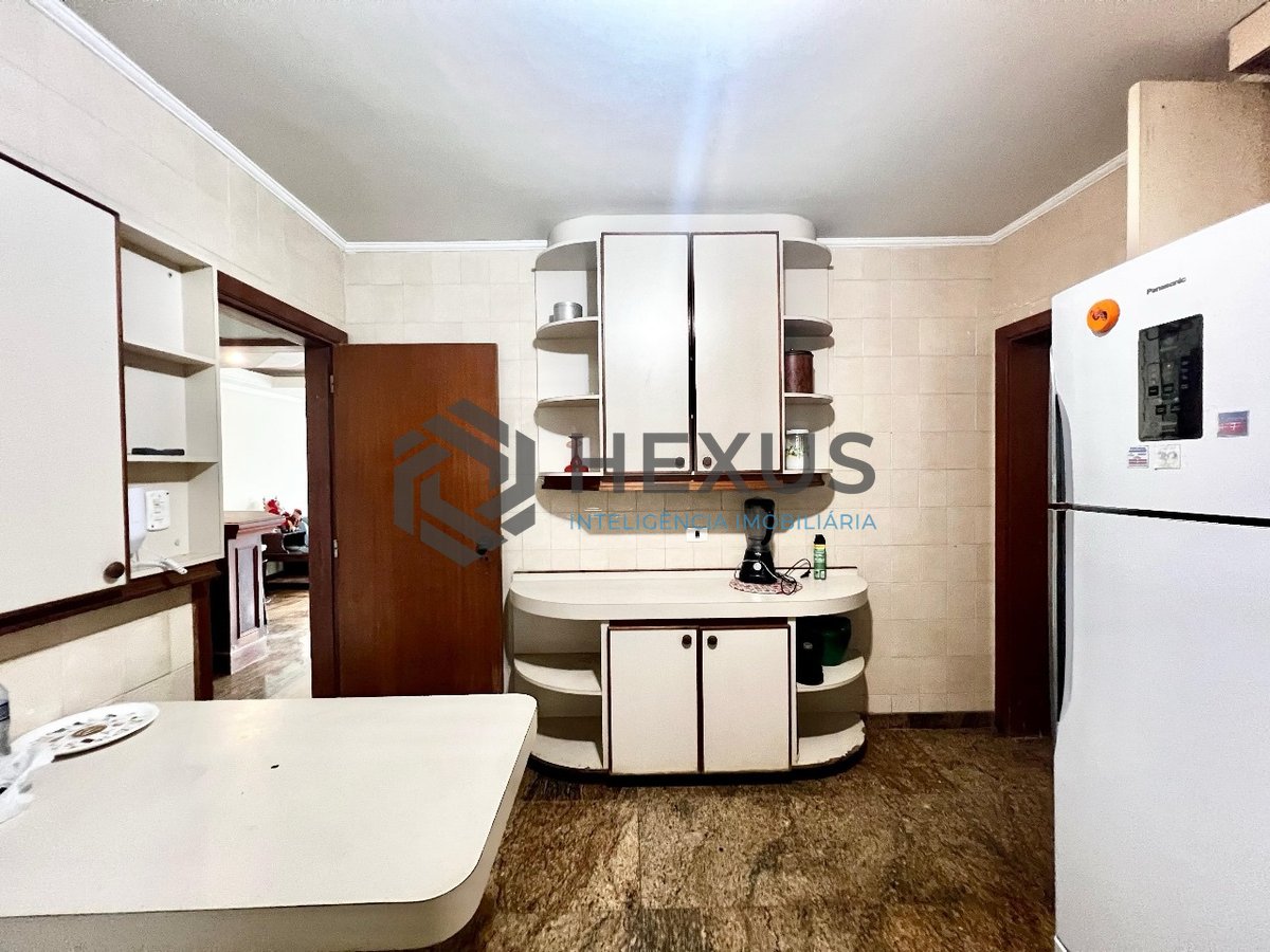 Foto 28 de Apartamento frente mar com varanda e vista mar na Praia das Pitangueiras, Guaruja