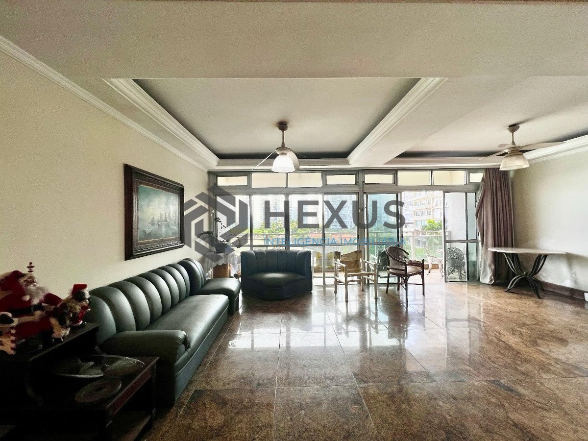 Foto 6 de Apartamento frente mar com varanda e vista mar na Praia das Pitangueiras, Guaruja