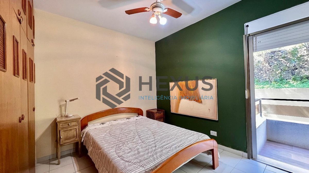 Foto 7 de Apartamento com varanda na quadra-mar da Praia das Pitangueiras, Guaruja