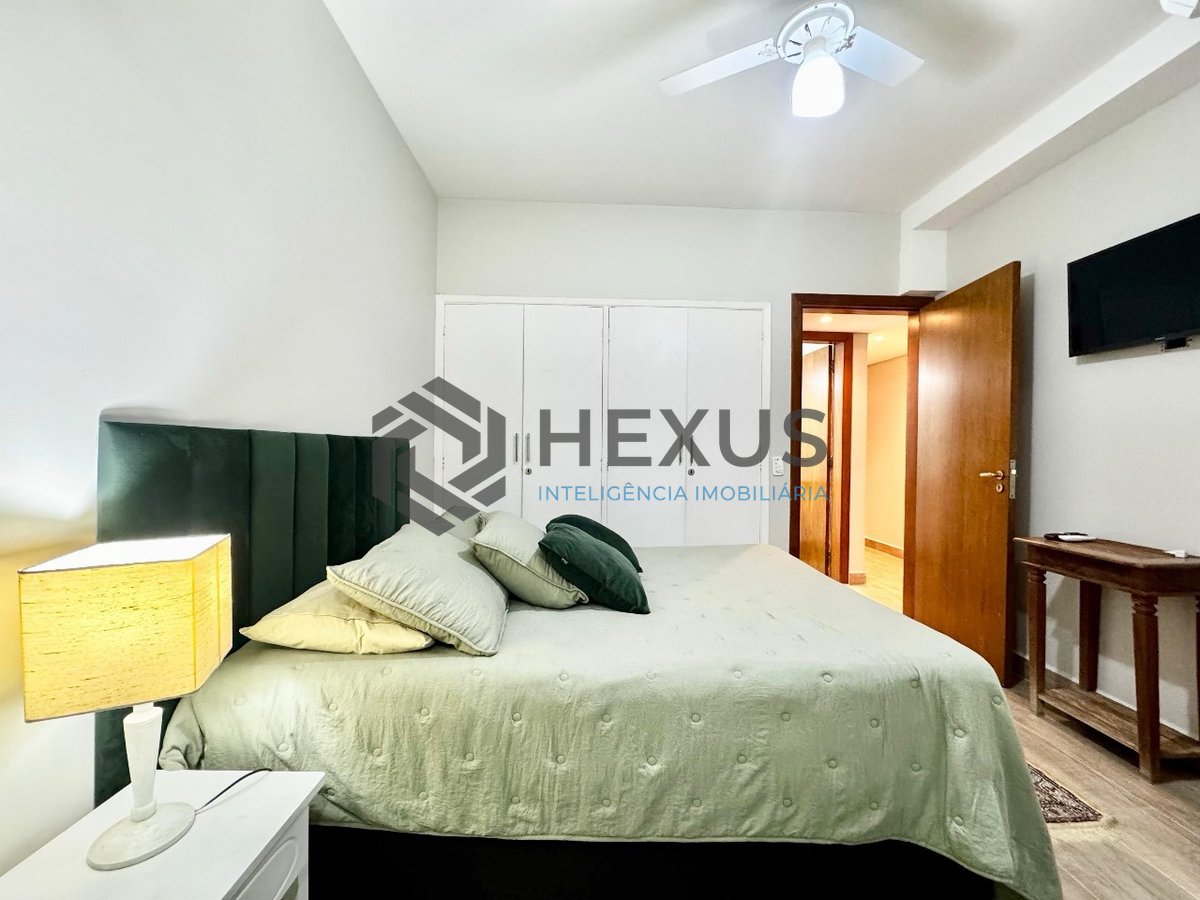 Foto 20 de Apartamento reformado com varanda, lazer e vista mar na beira mar da Praia das Pitangueiras, Guaruja