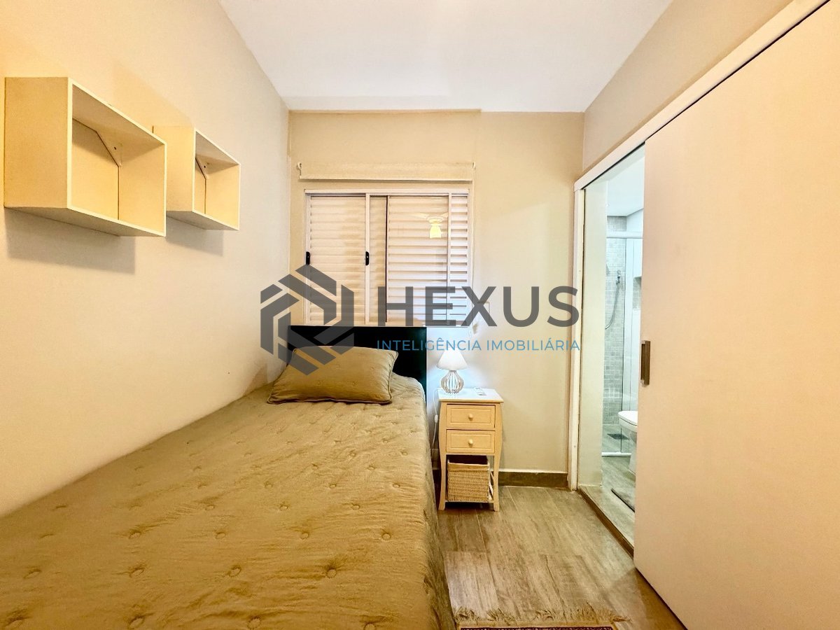 Foto 30 de Apartamento reformado com varanda, lazer e vista mar na beira mar da Praia das Pitangueiras, Guaruja