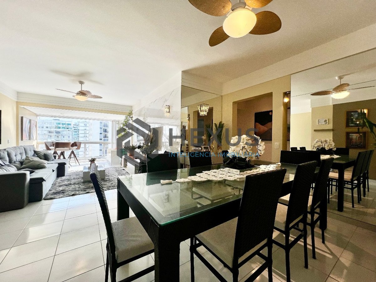 Foto 16 de Apartamento reformado com varanda e lazer na quadra mar da Praia das Pitangueiras, Guaruja