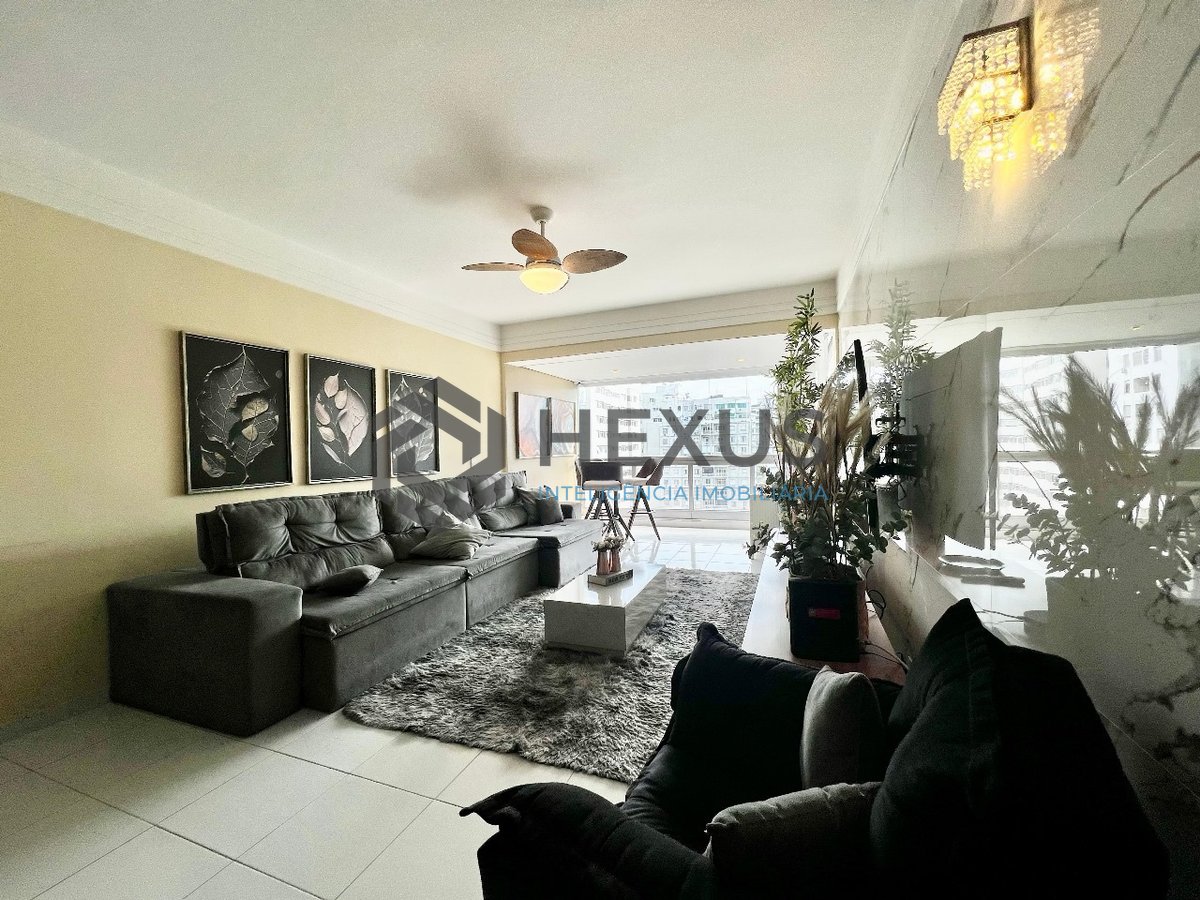 Foto 20 de Apartamento reformado com varanda e lazer na quadra mar da Praia das Pitangueiras, Guaruja