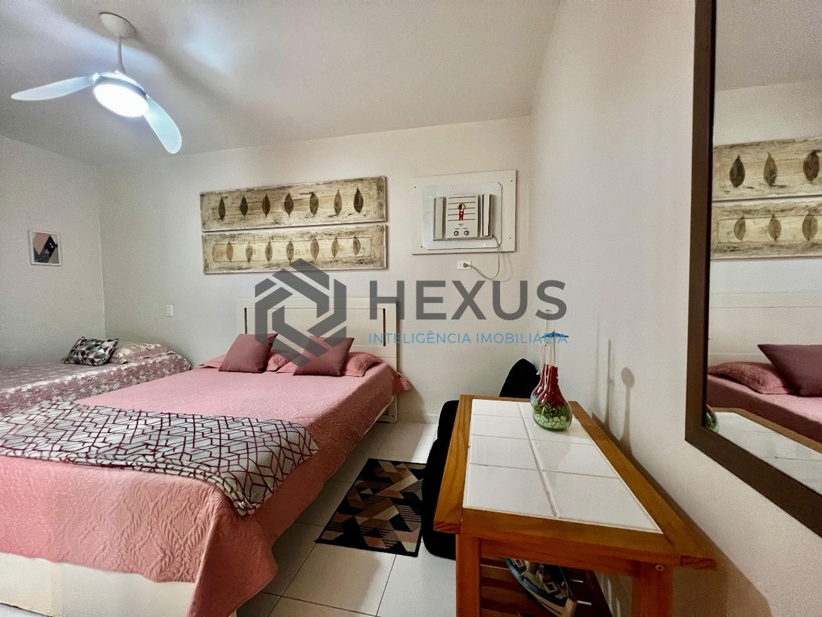 Foto 28 de Apartamento reformado com varanda e lazer na quadra mar da Praia das Pitangueiras, Guaruja