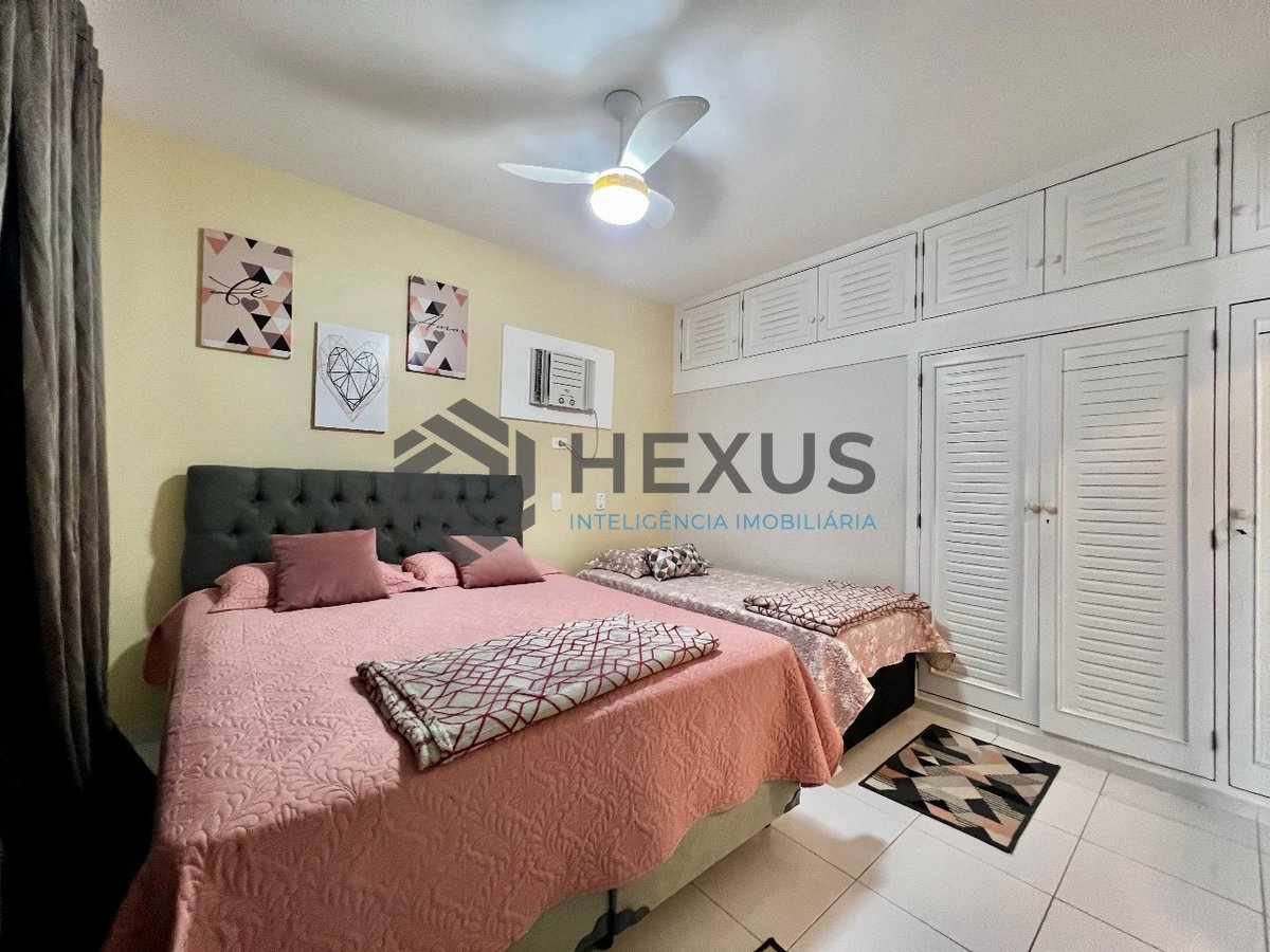 Foto 37 de Apartamento reformado com varanda e lazer na quadra mar da Praia das Pitangueiras, Guaruja