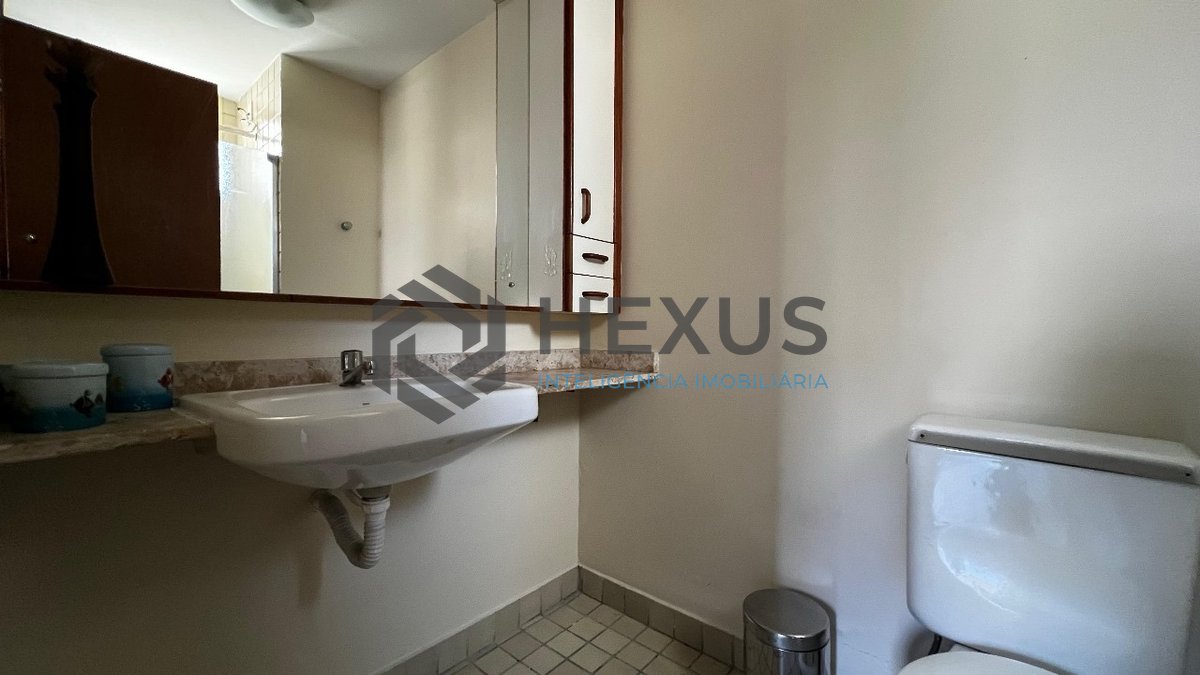 Foto 12 de Apartamento com varanda e lazer na Praia da Enseada, Guaruja
