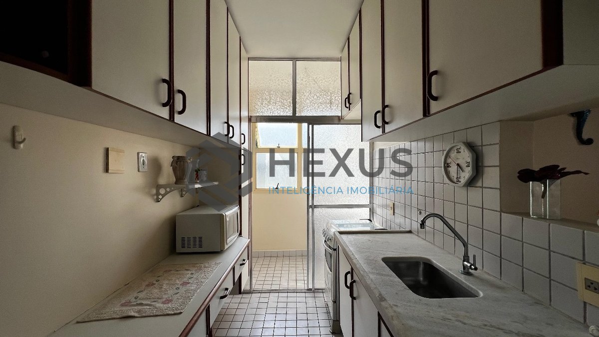 Foto 10 de Apartamento com varanda e lazer na Praia da Enseada, Guaruja