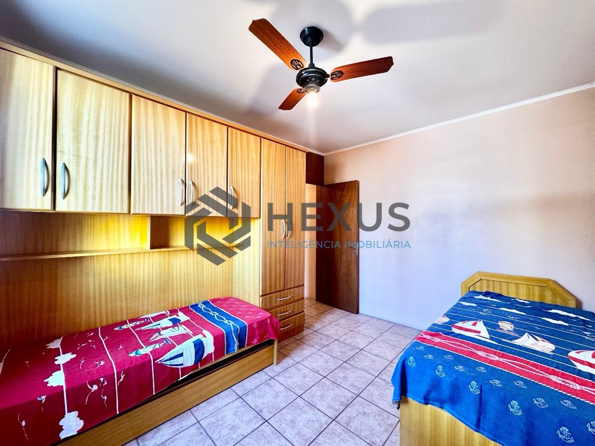 Foto 12 de Apartamento com varanda e lazer na Praia da Enseada, Guarujá-SP.