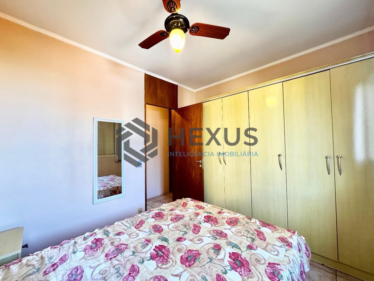 Foto 10 de Apartamento com varanda e lazer na Praia da Enseada, Guarujá-SP.