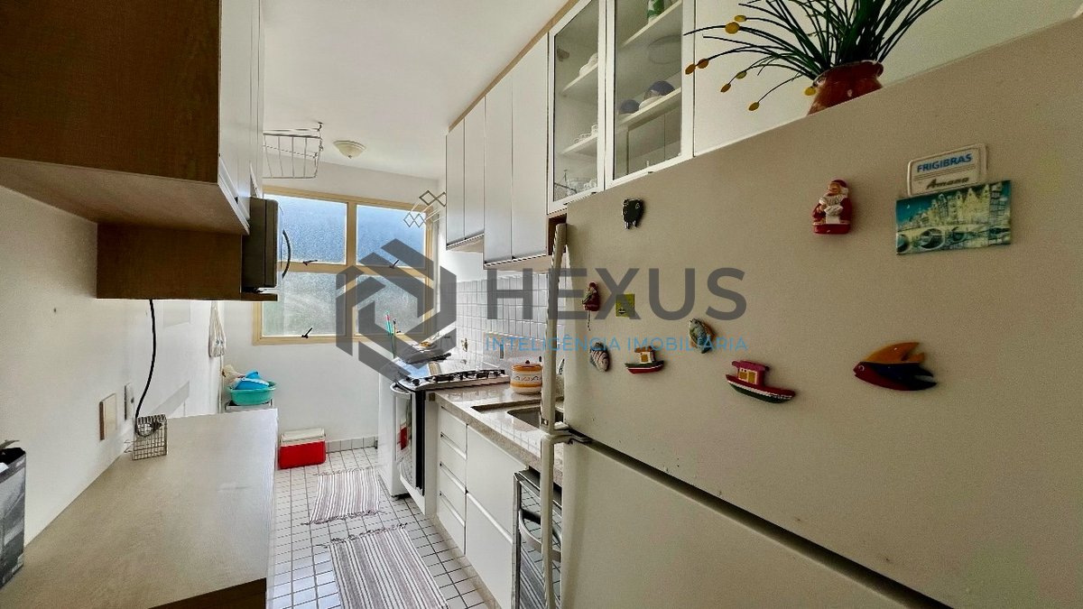 Foto 15 de Apartamento com varanda e lazer na Praia da Enseada à venda, Guarujá-SP.