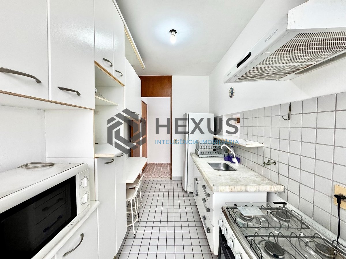 Foto 17 de Apartamento com varanda e lazer na Praia da Enseada, Guaruja